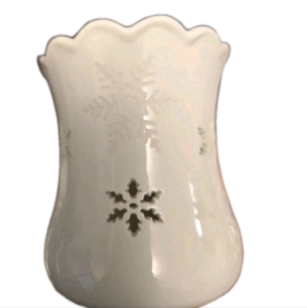 Scentsy Snow Day Plug-In Wax Warmer Holiday Snowflake Night Light Retired Rare - Picture 4 of 10
